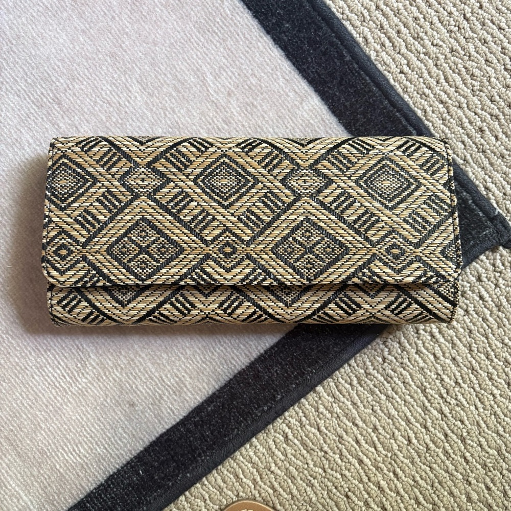 Elegant Black and Tan Geometric Clutch